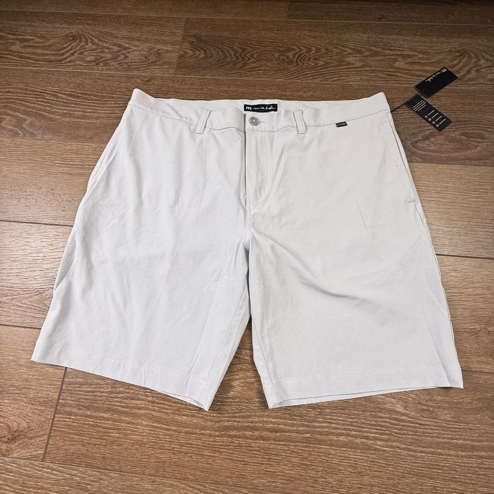Travis Mathew Men's Carlsbad Golf Shorts Polyester Khaki Size 40 NWT Athletic